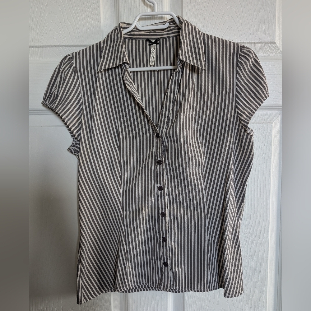 🔥 Cache Cache Striped Neutral Button Down